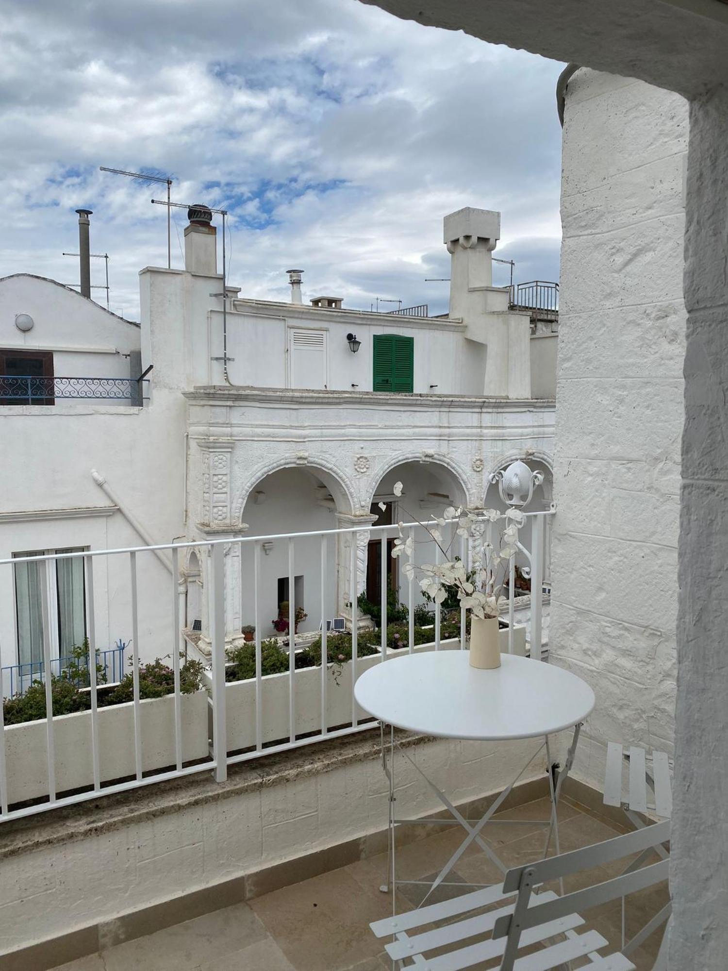 Casa U Burie, Casa Design Con Terrazza Panoramica E Jacuzzi Apartment ชิสแตร์นีโน ภายนอก รูปภาพ